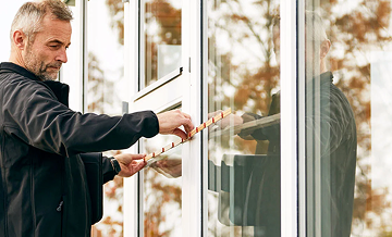 Builder that assemble a krone window